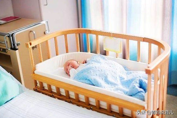 5个月宝宝掉下床已48个小时,五个月大婴儿掉下床