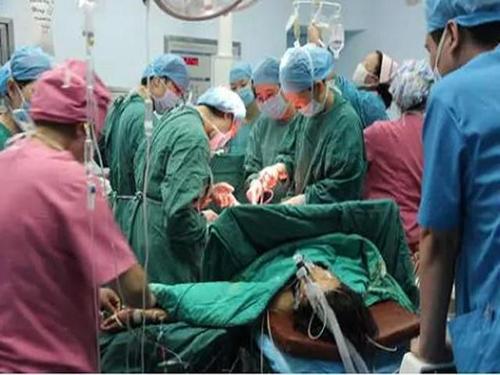 顺产后嗓子痒咳嗽有危险吗,产妇分娩后感冒咳嗽是不是很危险