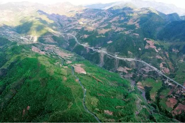 云南磨憨到老挝磨丁旅游攻略,西双版纳自驾老挝旅游攻略