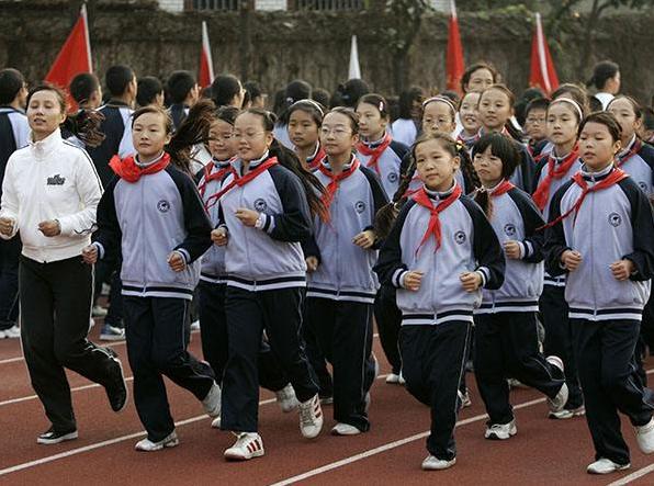 体育老师公认的“省力”跑步办法，学会以后，轻松通过体育考试