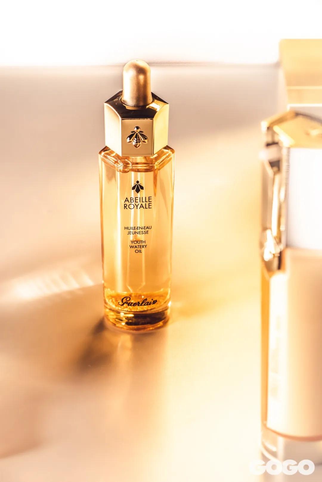 十年匠心，尽显“蜂”芒！法国娇兰绝美蜜境登陆太古汇