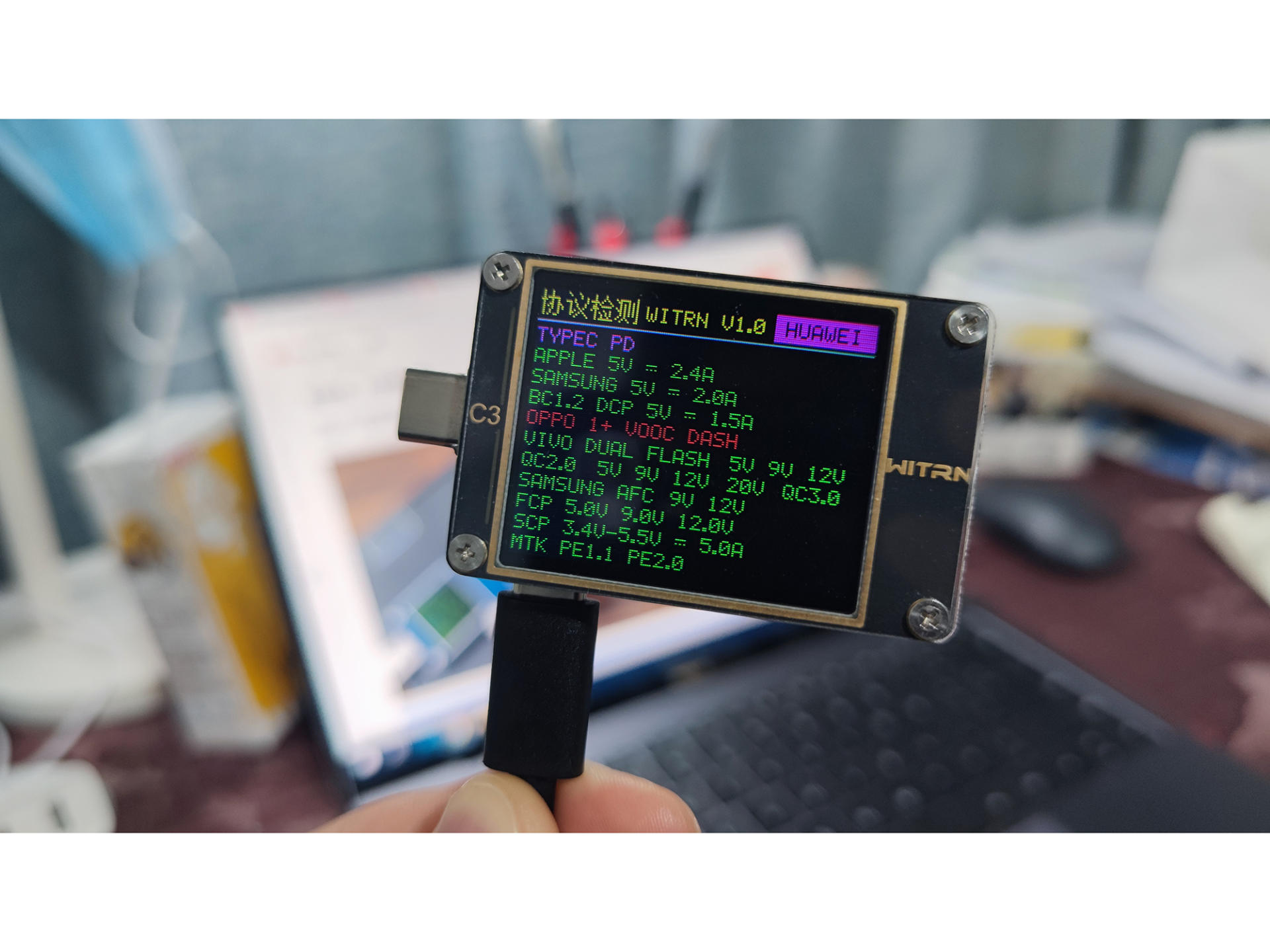 手机充电器被砸坏了怎么修复,充电器被折断了怎么办