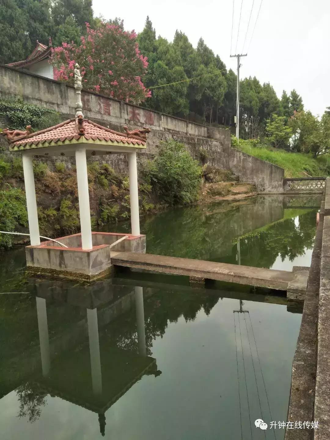 升钟镇玉眉山村,玉眉山村