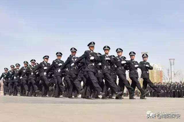 不要瞧不起一个保安,永远不要瞧不起一个清洁工