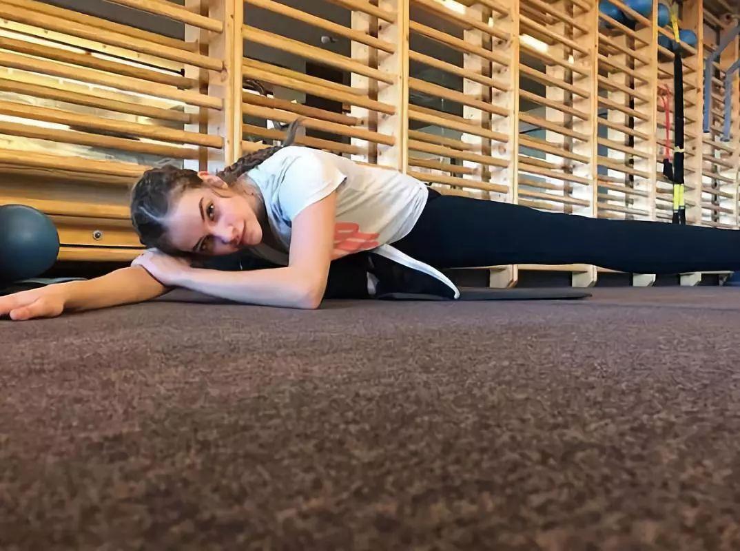 以瘦为美？最丰满女超模脱掉衣服的一瞬间，网友：我养你....