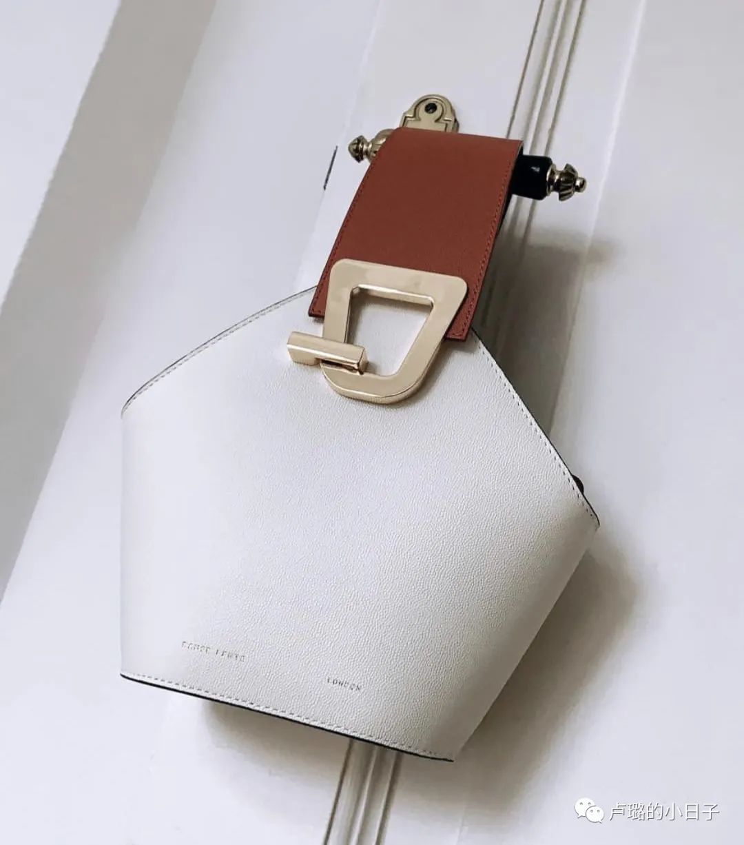 要说高级感的包，标配一定是白色包