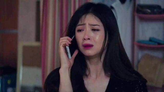 佟大为缝破洞裤被女儿嫌弃,佟大为给女儿补破洞裤