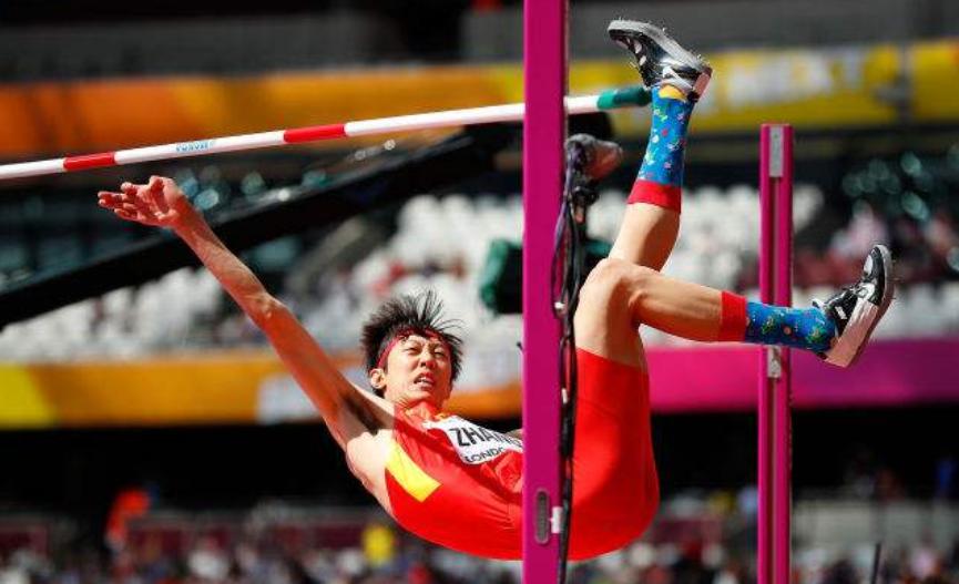 张国伟白鹤亮翅,张国伟现场版白鹤亮翅