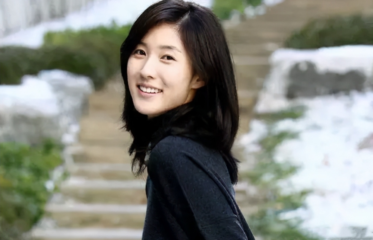 身价10亿的科技豪门“公主”，爱上一个穷小子，最后客死他乡