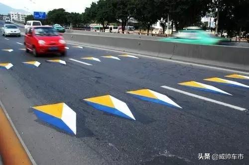 新手高速怎么看懂指路牌,高速公路紧急指路标志大全图解