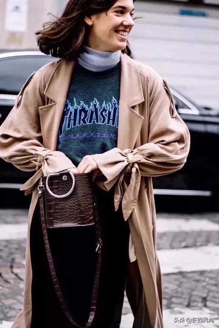 卫衣里面穿高领打底衫,高领卫衣加绒的穿搭