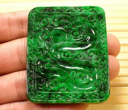 现在什么冒充翡翠,一般用什么冒充绿翡翠