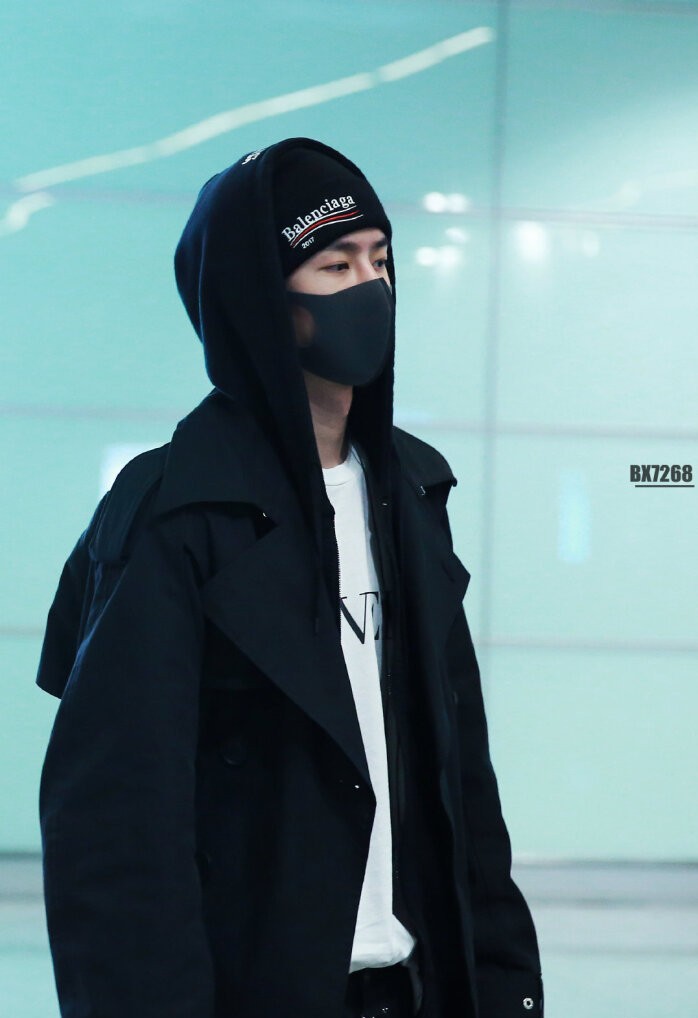 王一博今日穿搭,王一博穿搭从放荡不羁到温婉居家