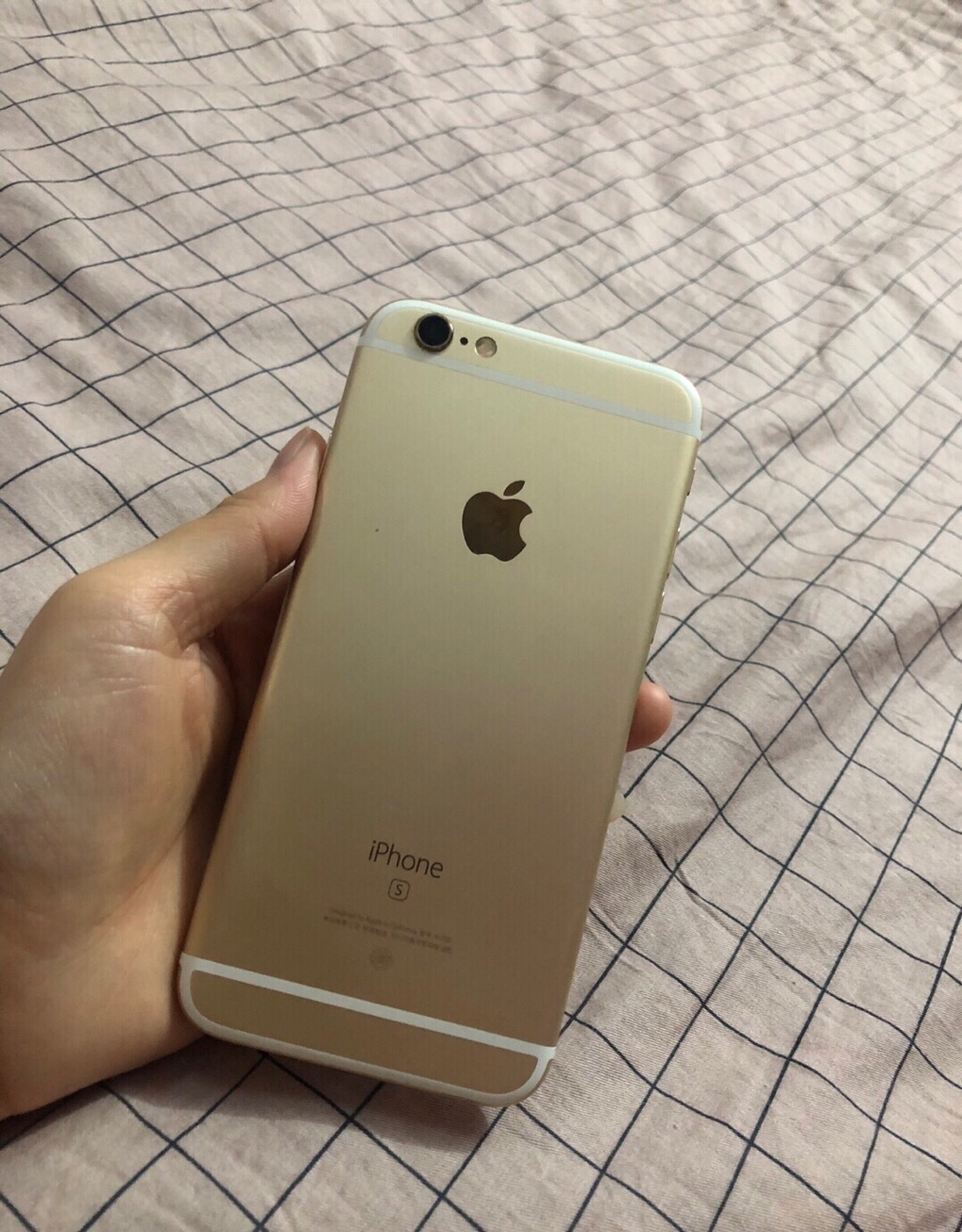 你现在用苹果手机吗,现在还在用iphone6