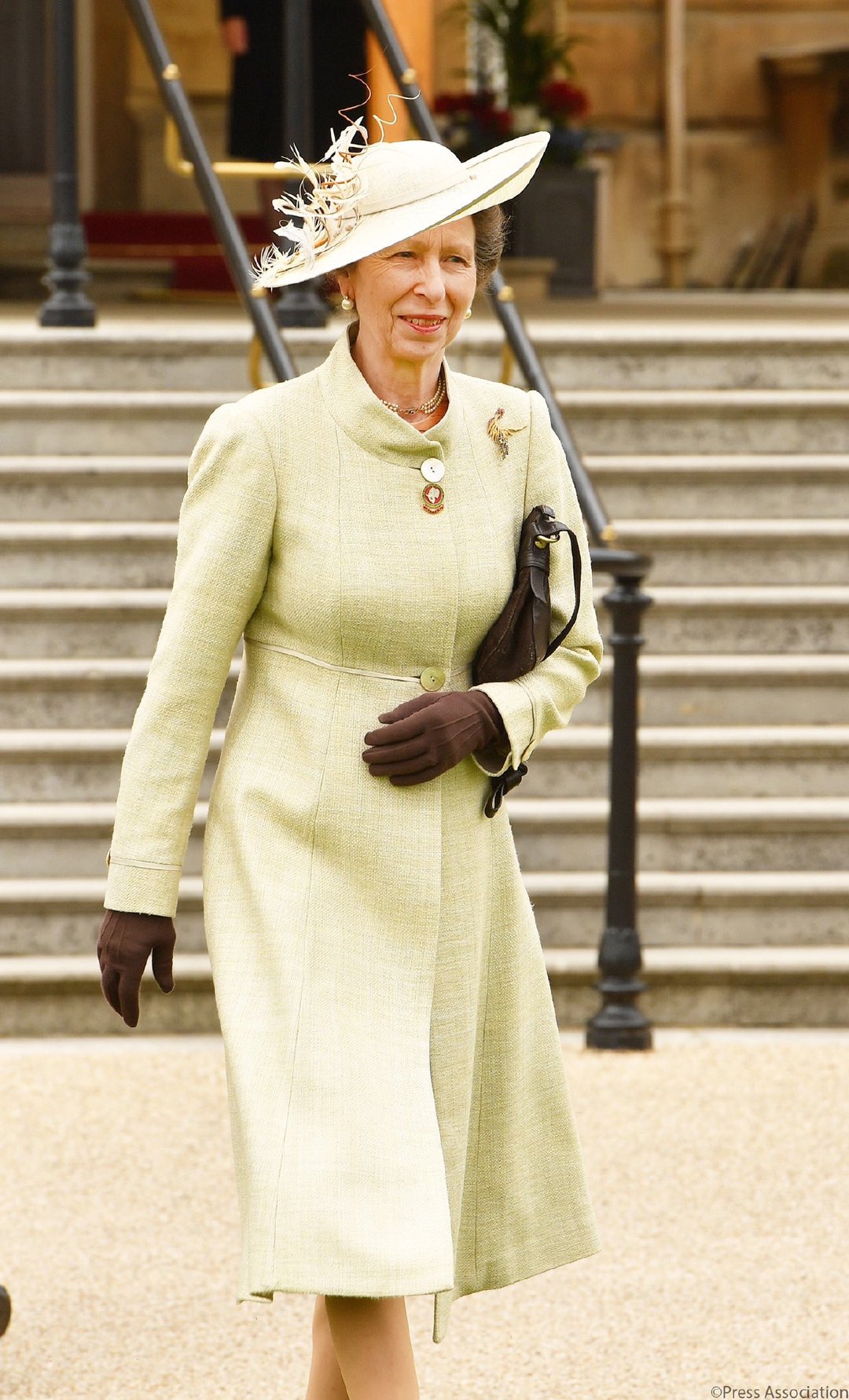 安妮公主评价女王,安妮公主谈戴安娜