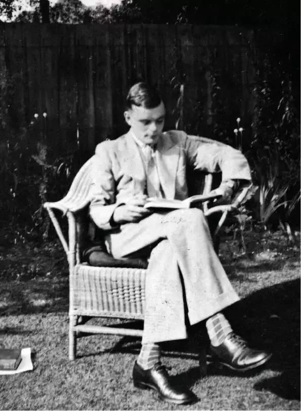 真人真事改编天才与疯子的距离,真人真事改编恐怖的人性实验