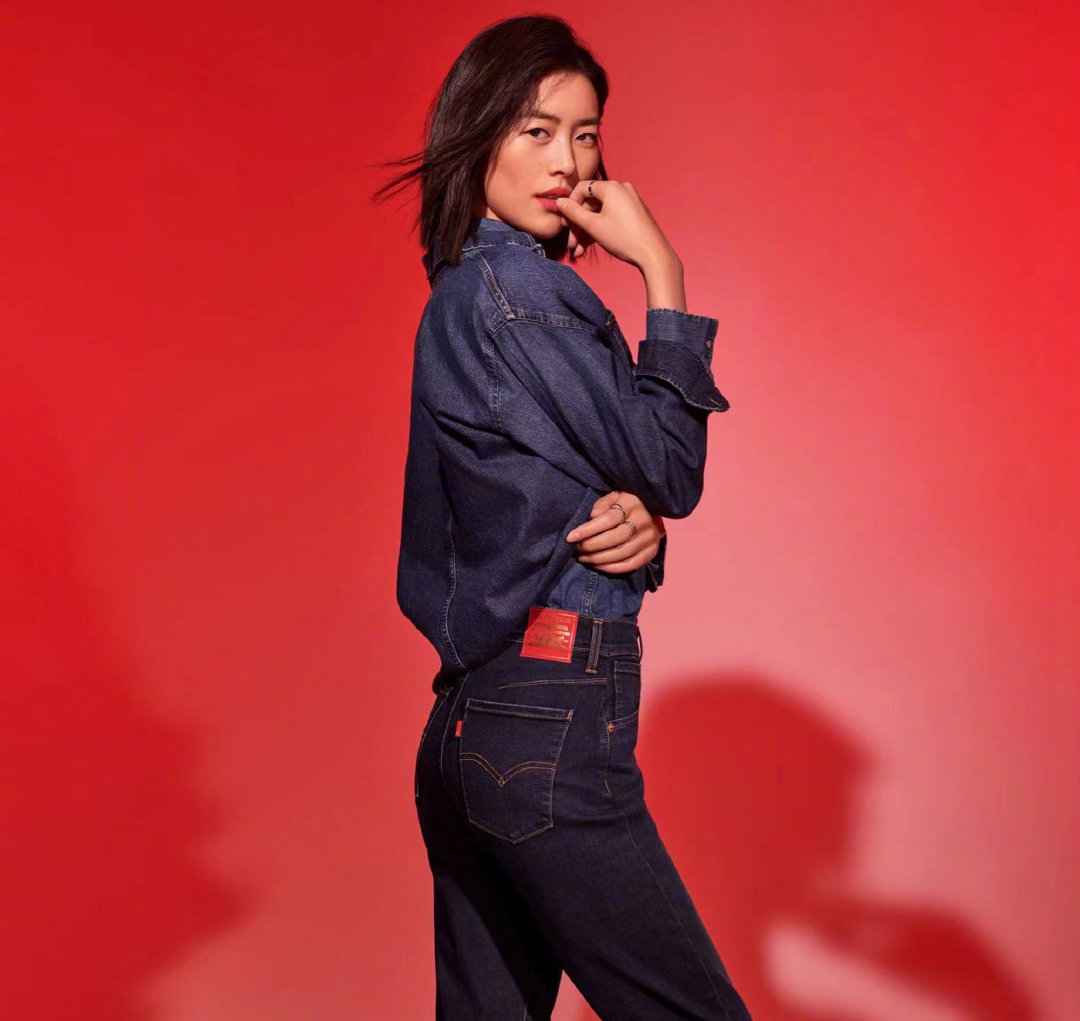 刘雯不愧是维密超模,刘雯风格百变衣服驾驭到登峰造极