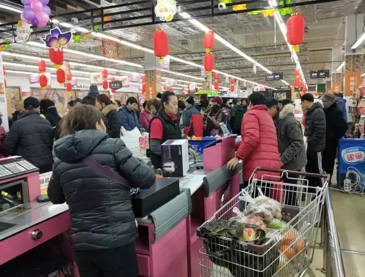 这家开了15年的金玛超市资金链断裂，会员被要求10天内花光万元余额