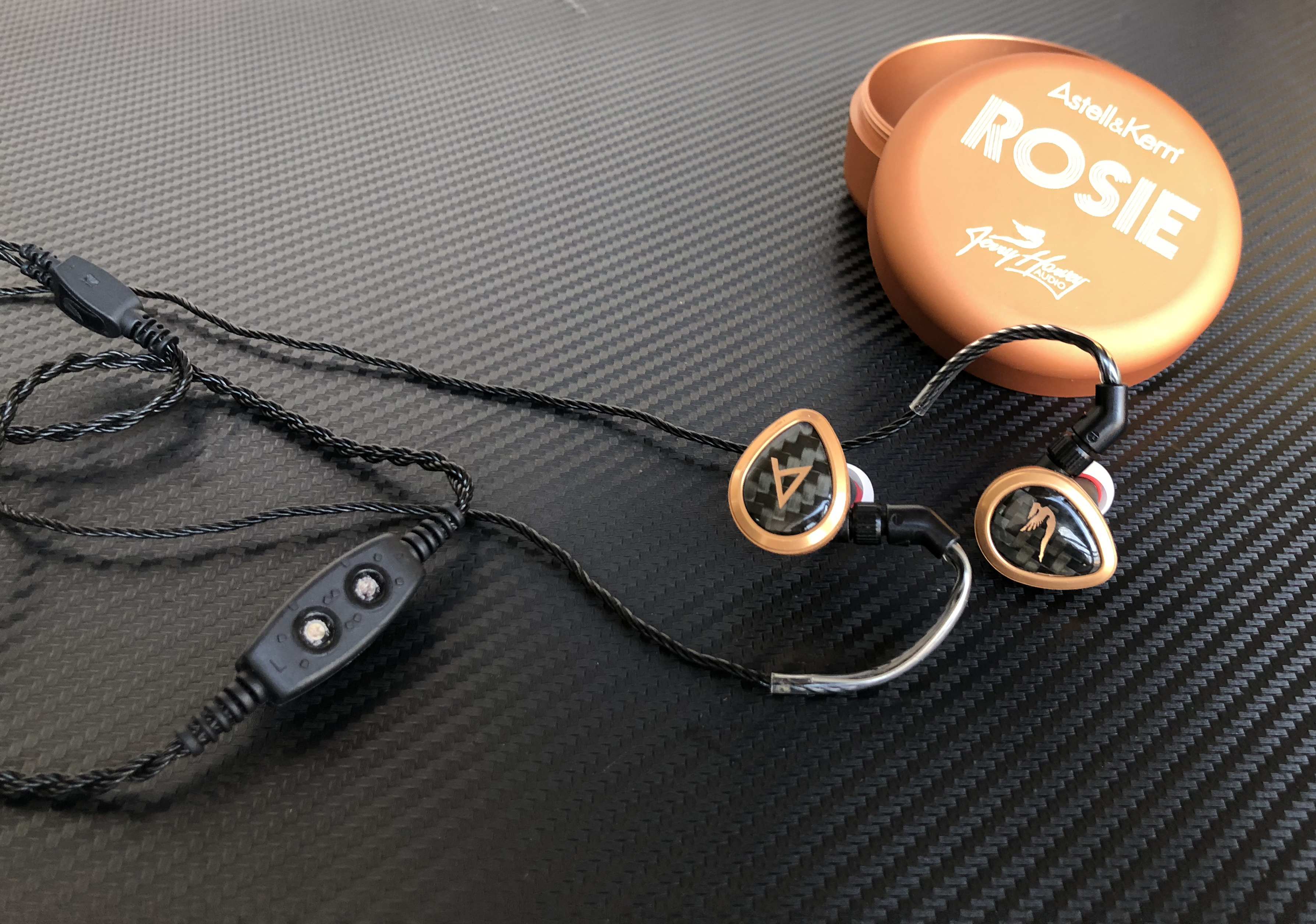 美国手工，艾利和JHROSIE动铁6单元耳机听感与偏音的拆解分析