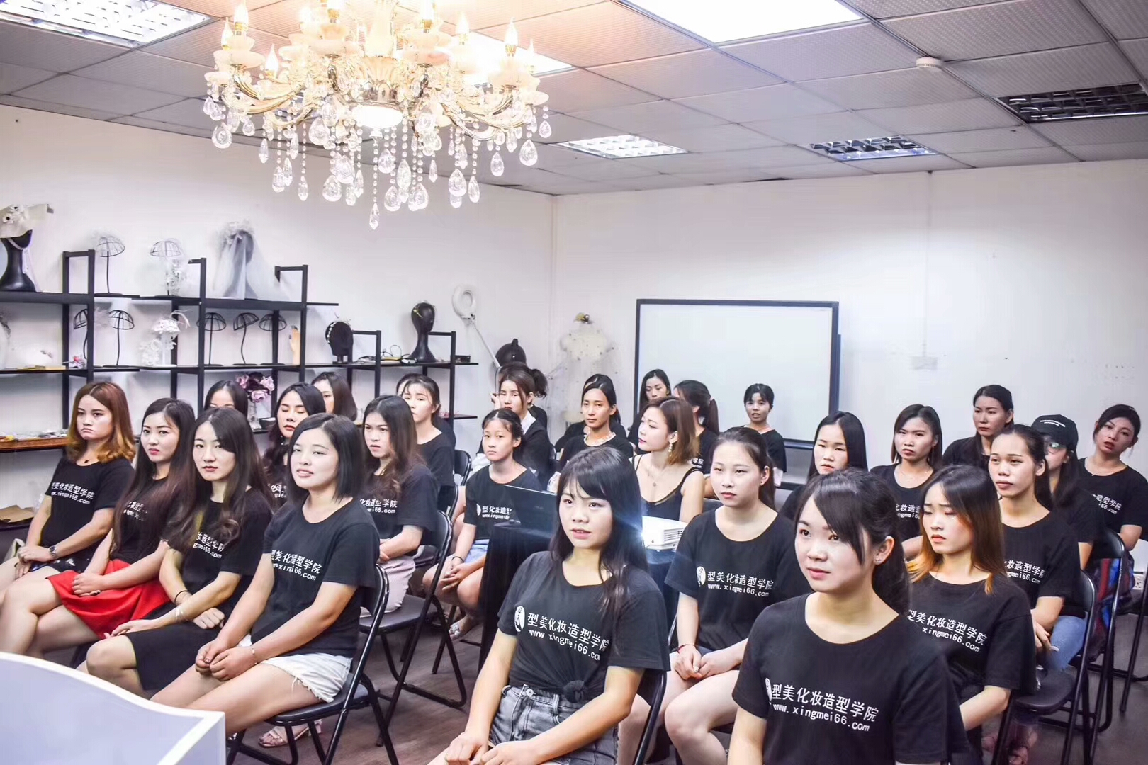 2022年学化妆前景怎么样,从0开始学习化妆哪家好