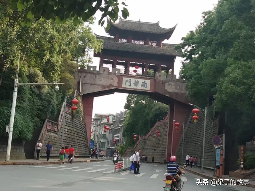 湘西明珠凤凰古城位于哪个省,湖南省湘西市凤凰古城