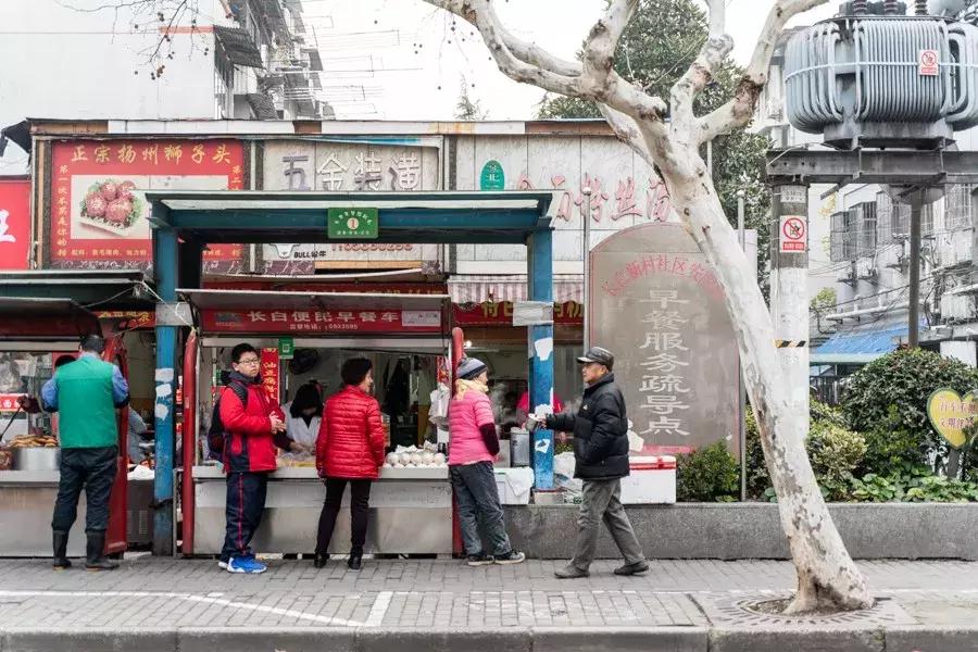 这条小马路上，竟然汇集了上海众多传统早饭？（上）