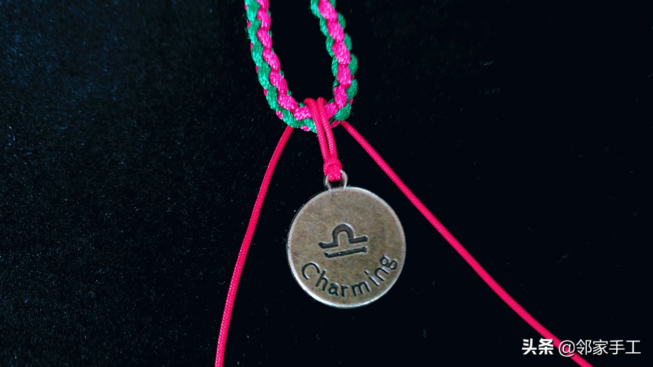 如何将吊坠绑在项链绳上,项链吊坠绑法黄金挂绳