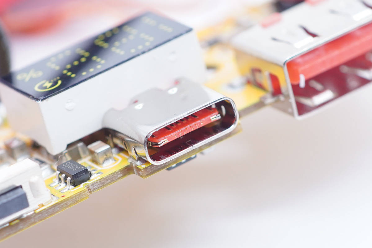 磁吸无线快充充电宝测评,40w超级快充充电宝拆解