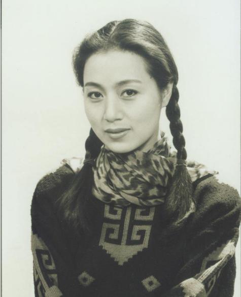 余秋雨的73岁照片,余秋雨47堂课视频