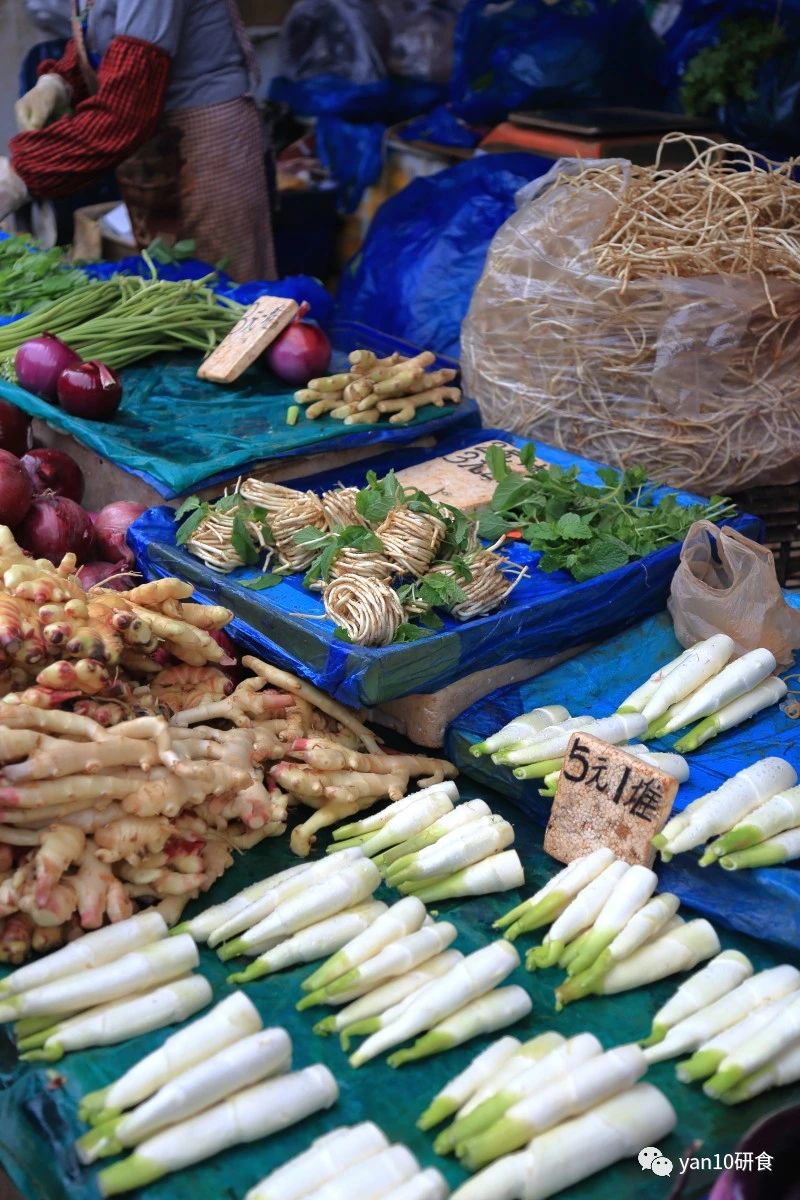 昆明滇池美食推荐菌火锅,滇池边菌子火锅