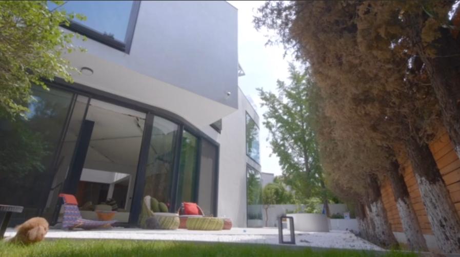 江一燕的豪宅被拆了吗,江一燕别墅被拆