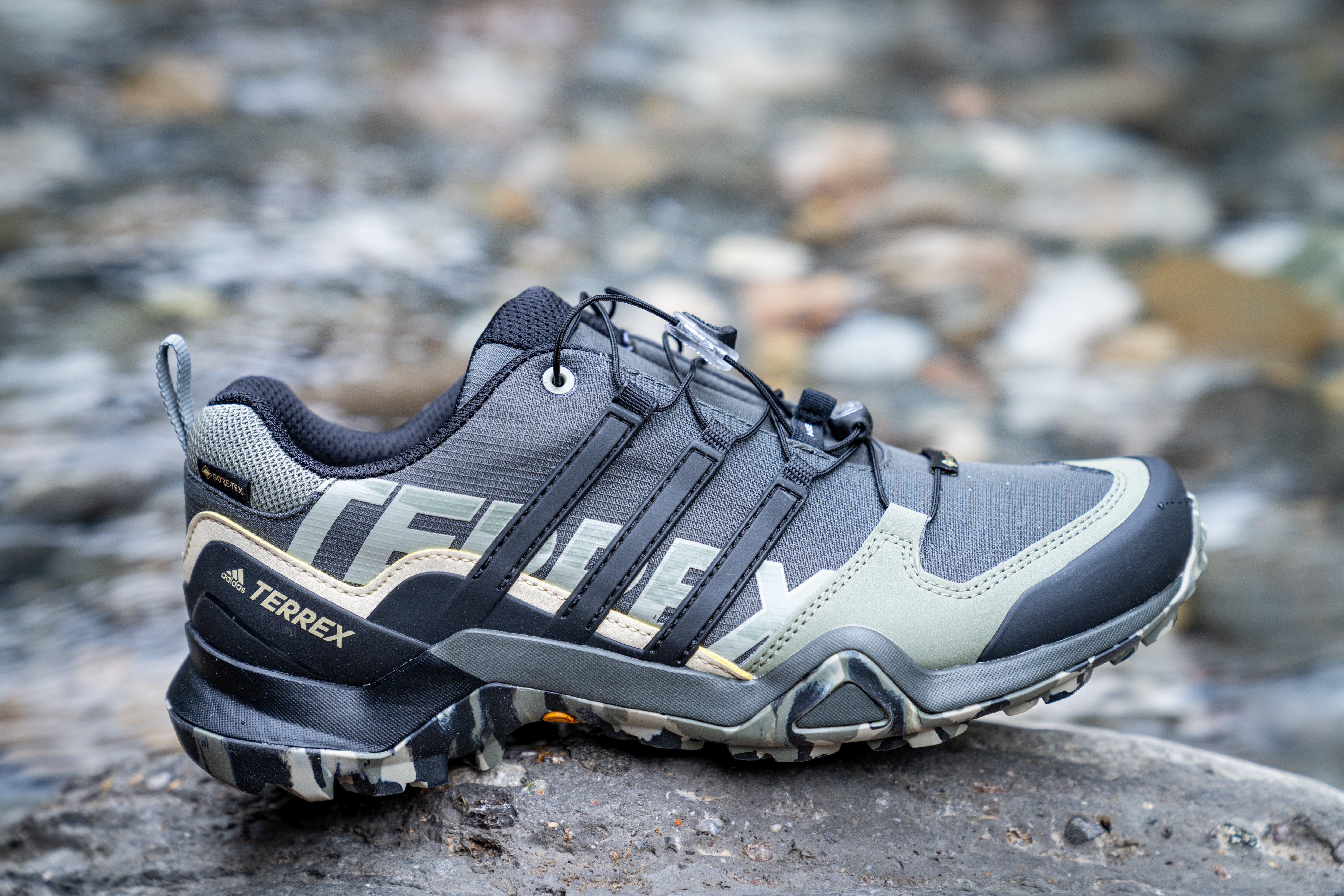 adidasterrex户外鞋卡其色,adidasterrex户外跑鞋评测