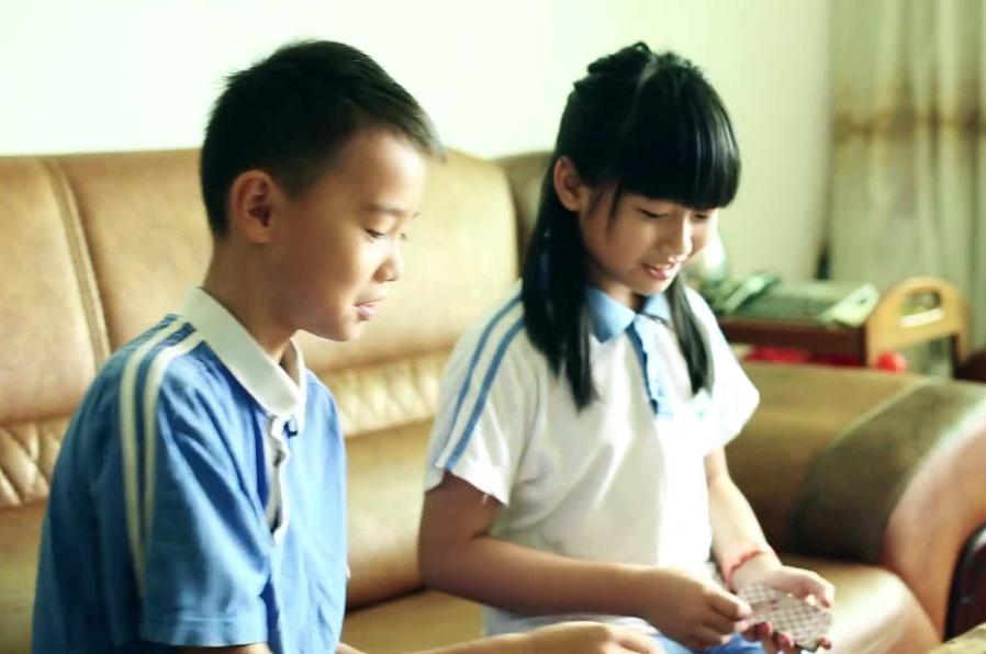 孩子学亲嘴怎么教育,怎么正确引导孩子亲嘴