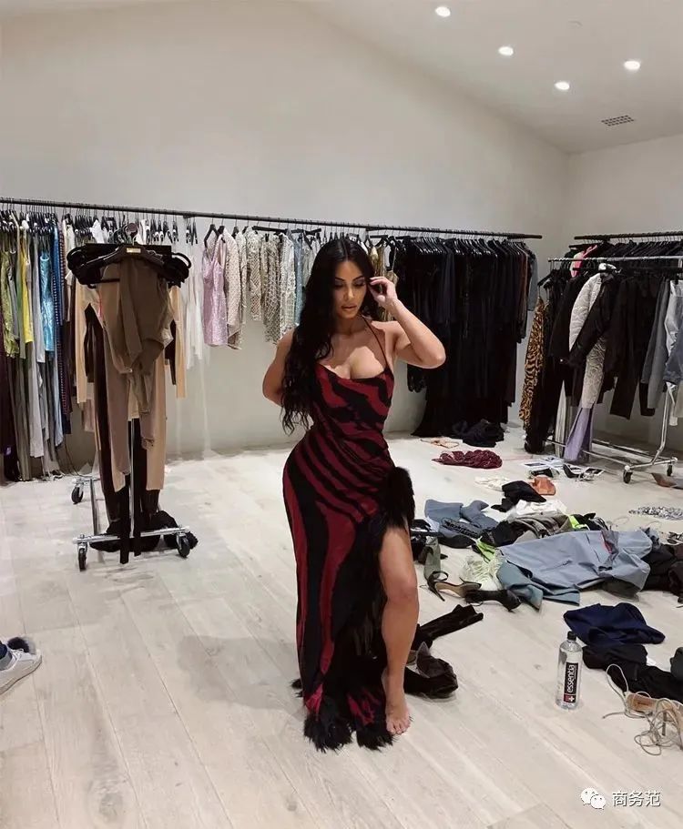 侃爷卡戴珊离婚后合体,卡戴珊什么时候跟侃爷闹分手的