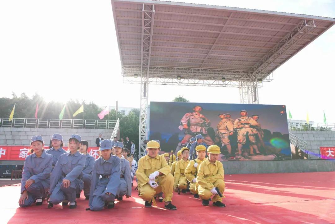 机器人在技能大赛上尬舞,世界机器人舞冠军挑战赛