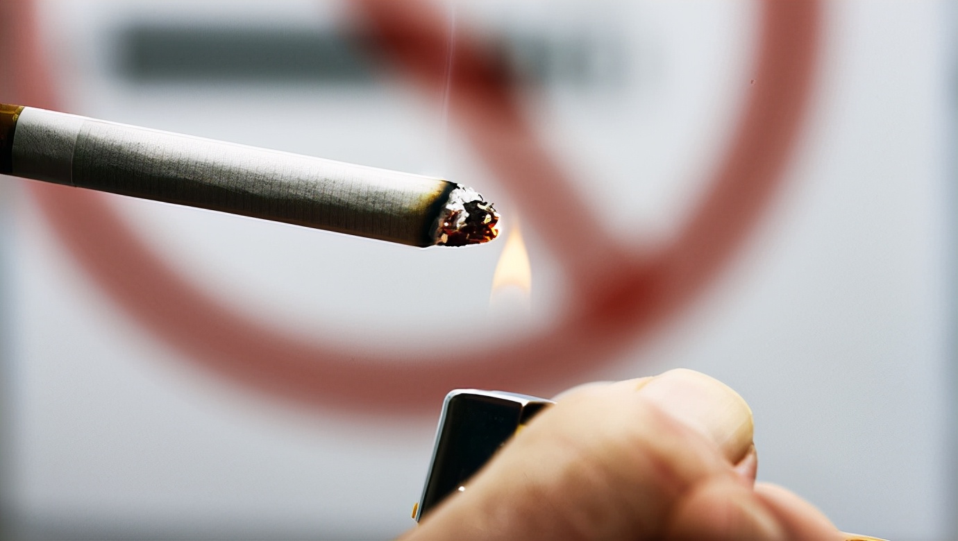 抽完烟满屋烟味，家人嫌弃怎么破？这个小妙招，早学会早受益