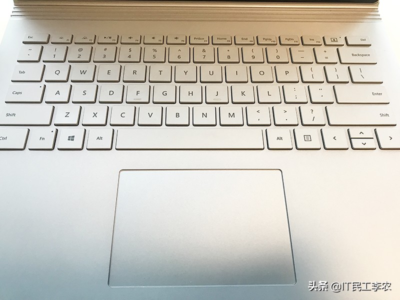 surfacebook1和surfacebook2对比,surfacebook能做汇报吗