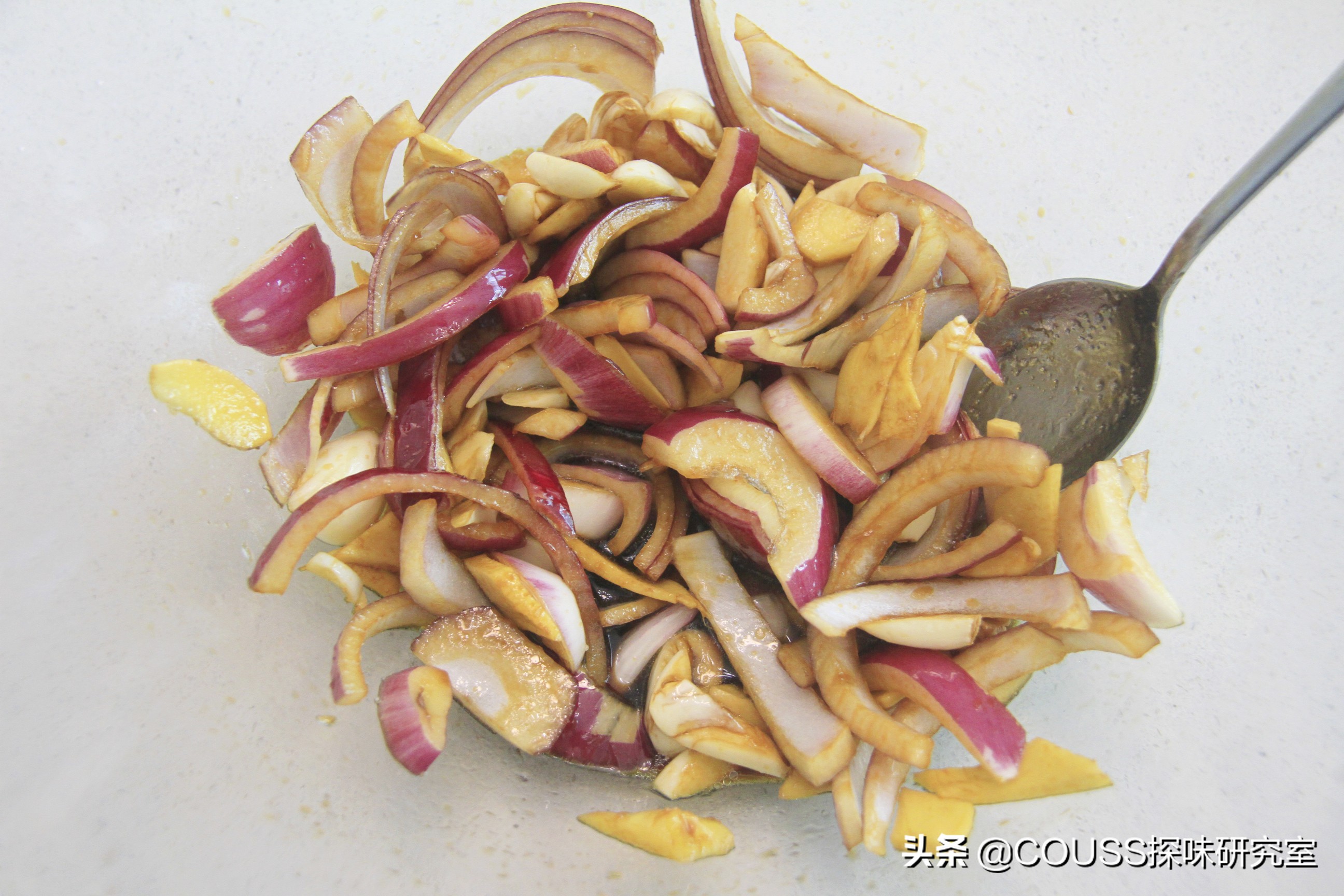 烤全鸡能烤熟吗,碳烤全鸡外脆里嫩