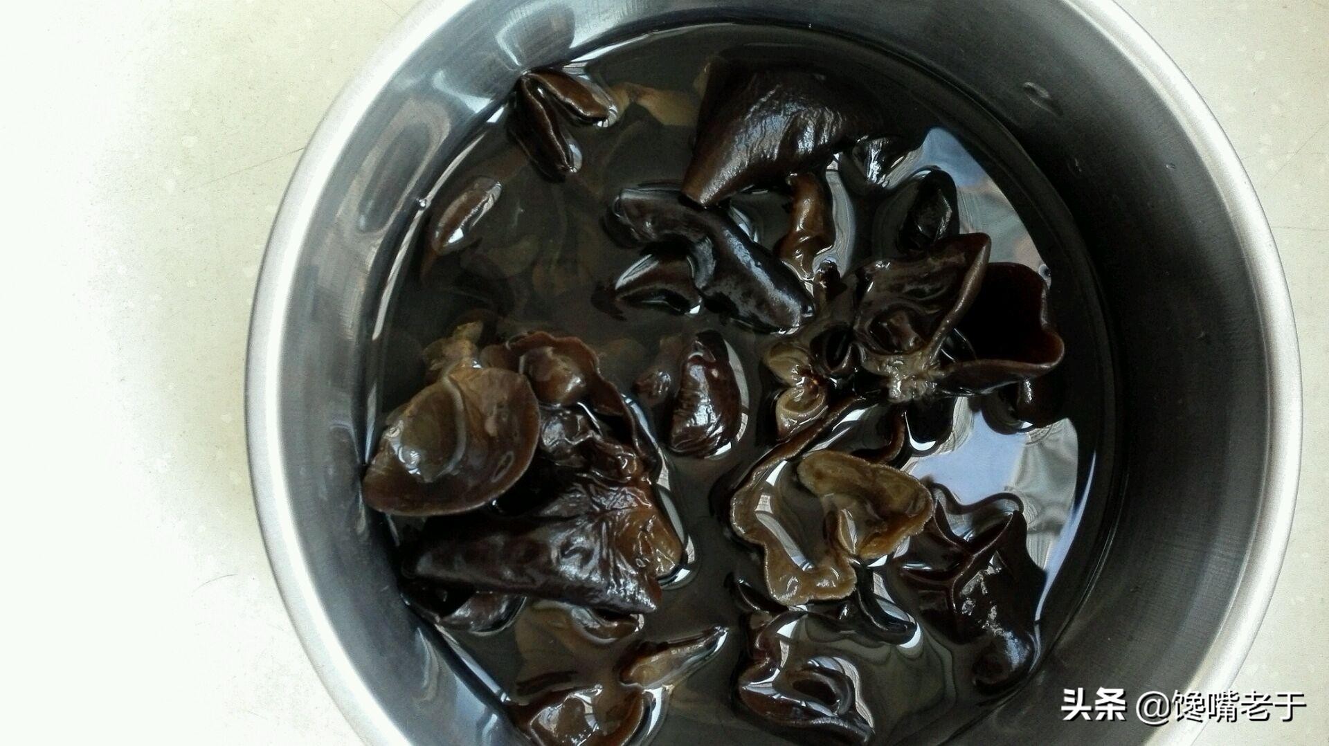 炒木耳老是炸咋办,木耳炒时怎样避免爆锅