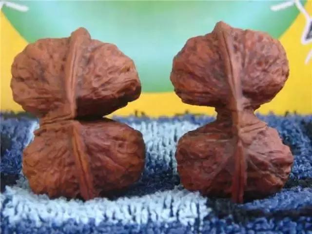 铁雕核桃,钻石雕刻铁核桃