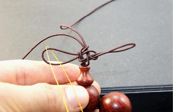 佛珠手串带三通打结方法,12颗佛珠穿法没有三通如何收尾