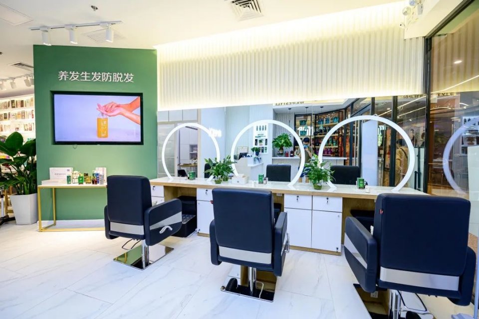 叹头部SPA！拒做人间“油”物，解锁防秃养发小妙招
