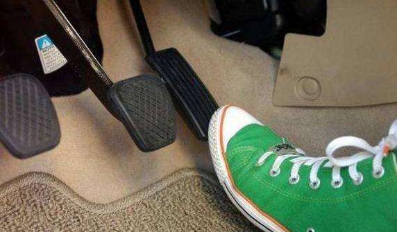 捷达自动挡起步肉怎么办,自动挡起步肉怎么改起步快