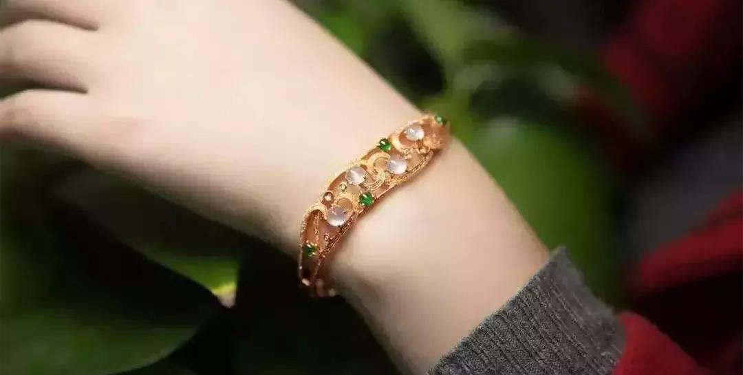 女性适合收藏什么珠宝,女性必备的10件珠宝