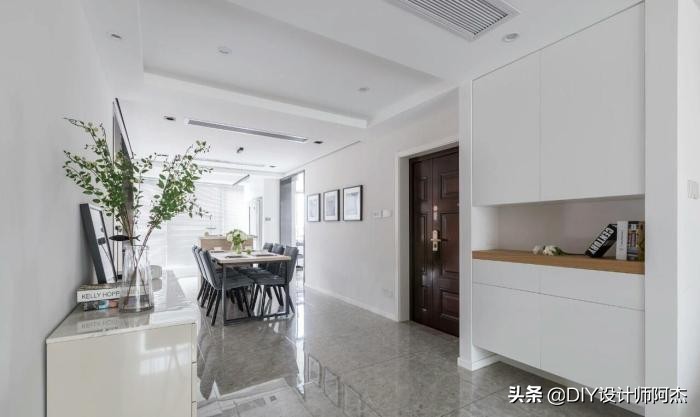 入户门右边一面墙酒柜鞋柜一体,入户门离墙比较窄怎样做法式鞋柜