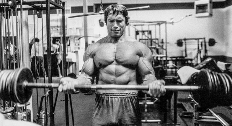 增肌最佳组间休息时间,健身每个动作间歇休息必须站立吗