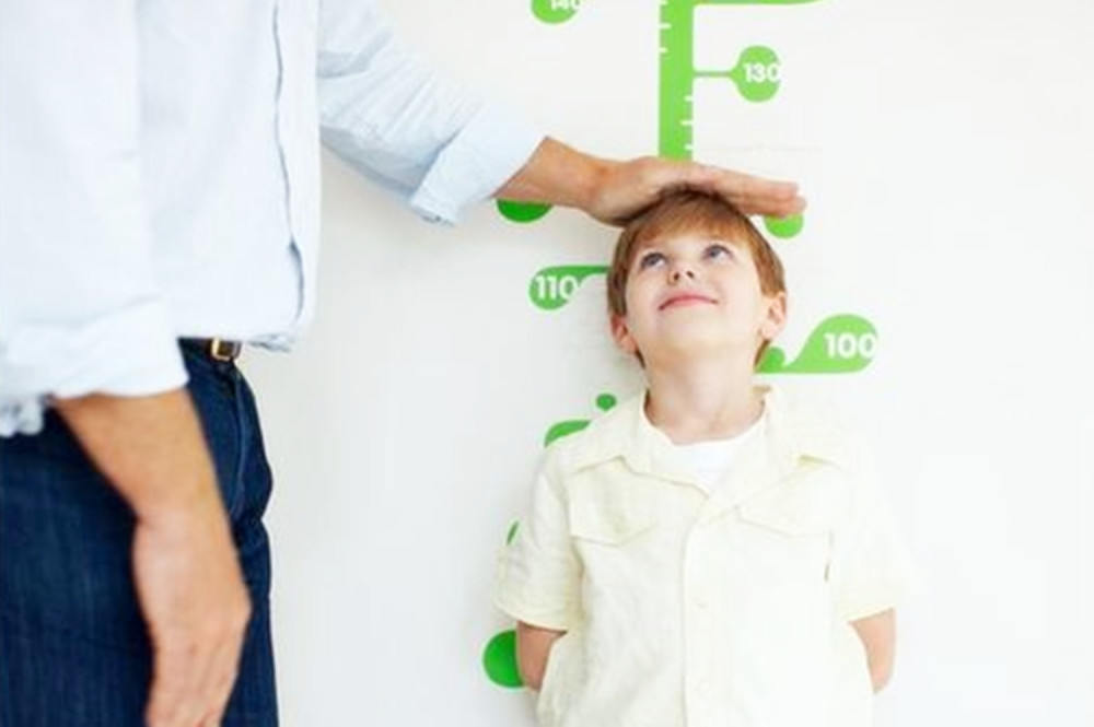 如何看待孩子早发育,孩子发育晚的4大特征