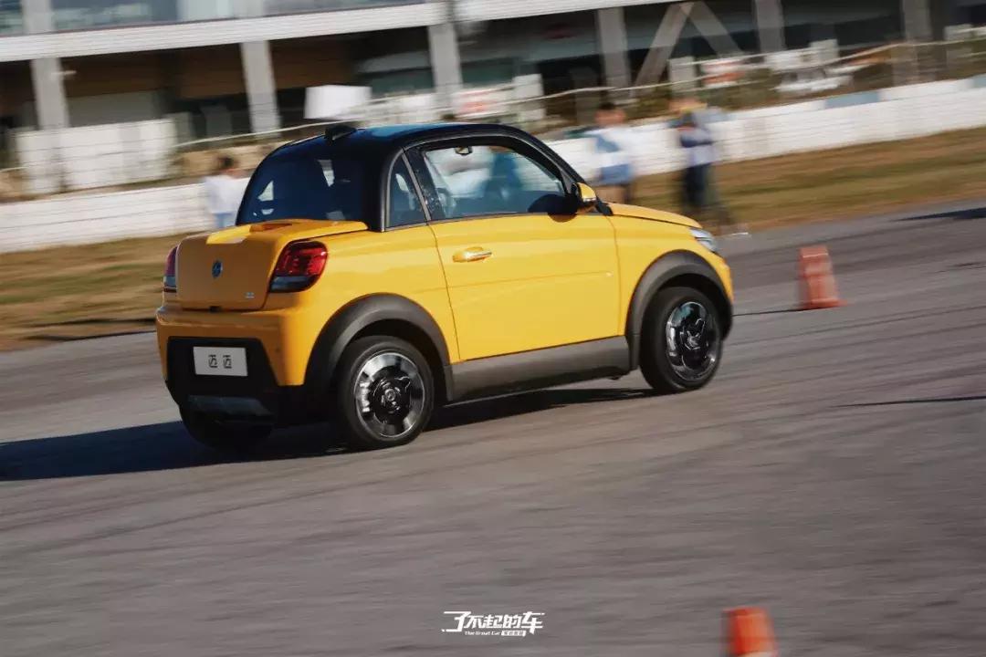 迈迈新能源汽车试驾,迈迈试驾评测视频
