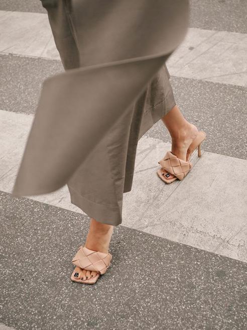 小腿粗穿什么款的鞋子好看,帮你选鞋