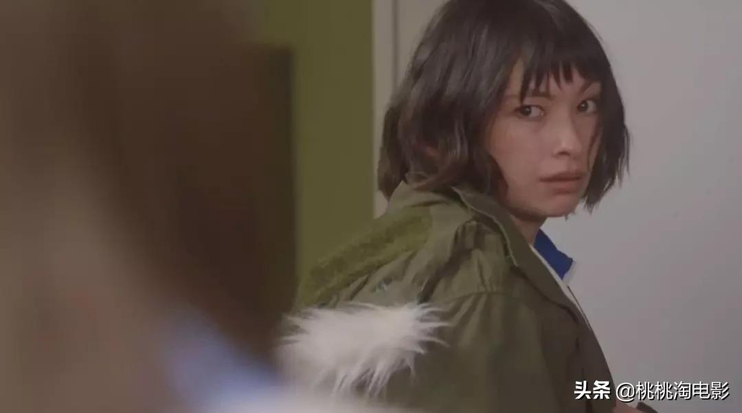 这部剧表面有多不正经，内在就有多扎心与痛